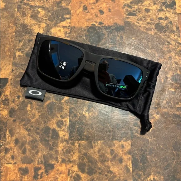 Oakley Holbrook Matte Brown Tortoise Sunglasses - Picture 2 of 4